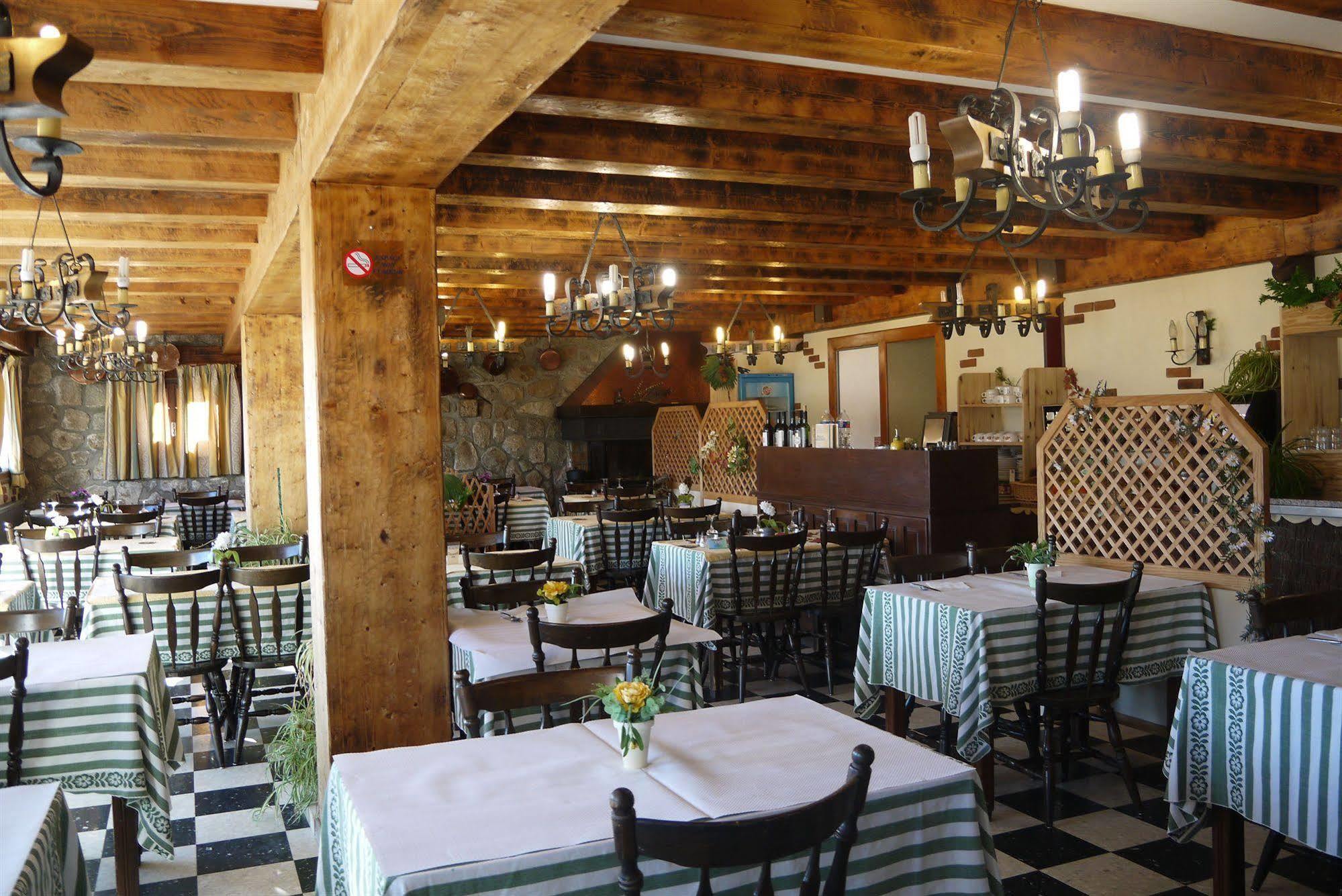 Hotel L'Oustalet Font-Romeu-Odeillo-Via Ngoại thất bức ảnh